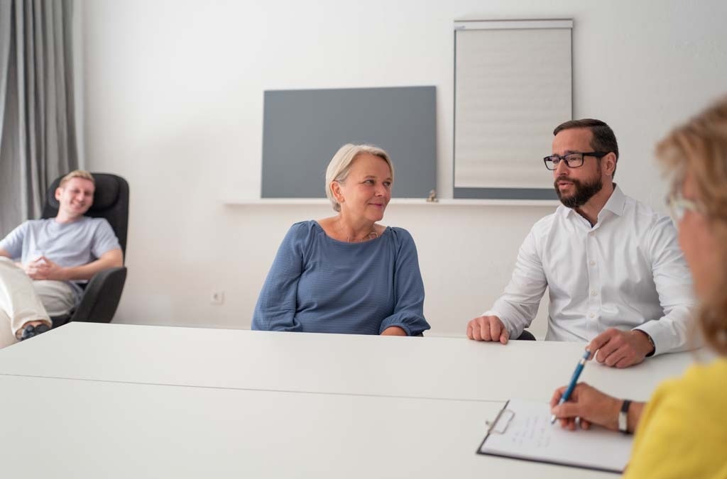 Du möchtest mit uns zusammenarbeiten? Dann nimm gern Kontakt zu uns auf