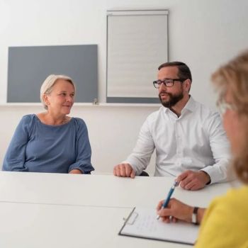 Du möchtest mit uns zusammenarbeiten? Dann nimm gern Kontakt zu uns auf